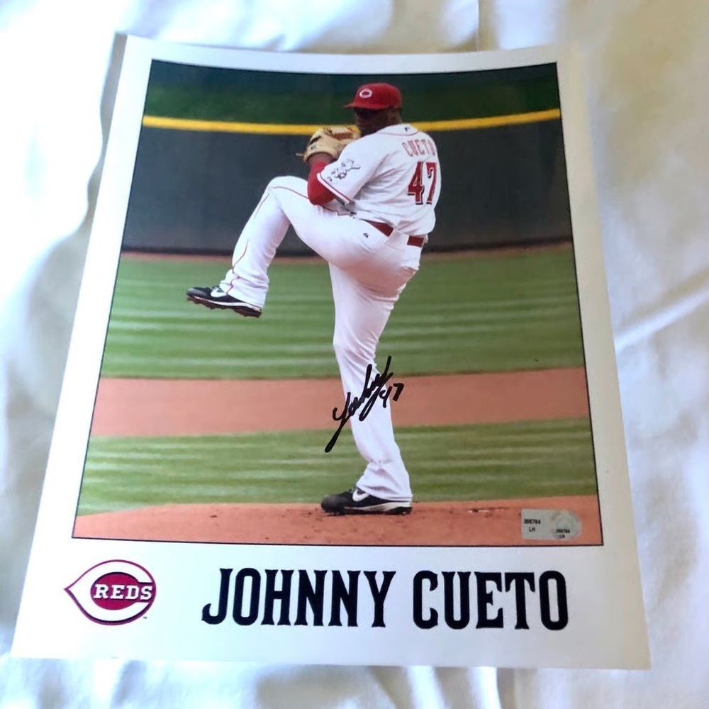 2009 Johnny Cueto Reds Signed Photo